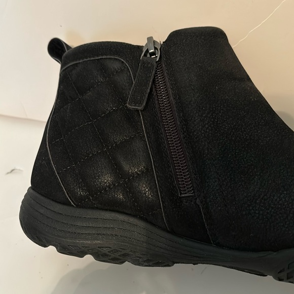 EASY SPIRIT Black Faux Suede Ankle Booties Size 7.5 - Picture 2 of 6